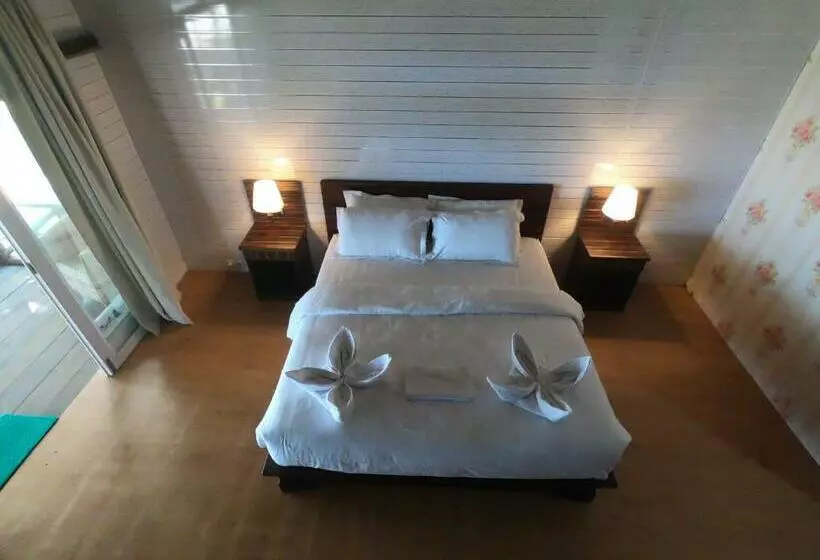 Retkeilymaja Batu Rundung Surf Resort