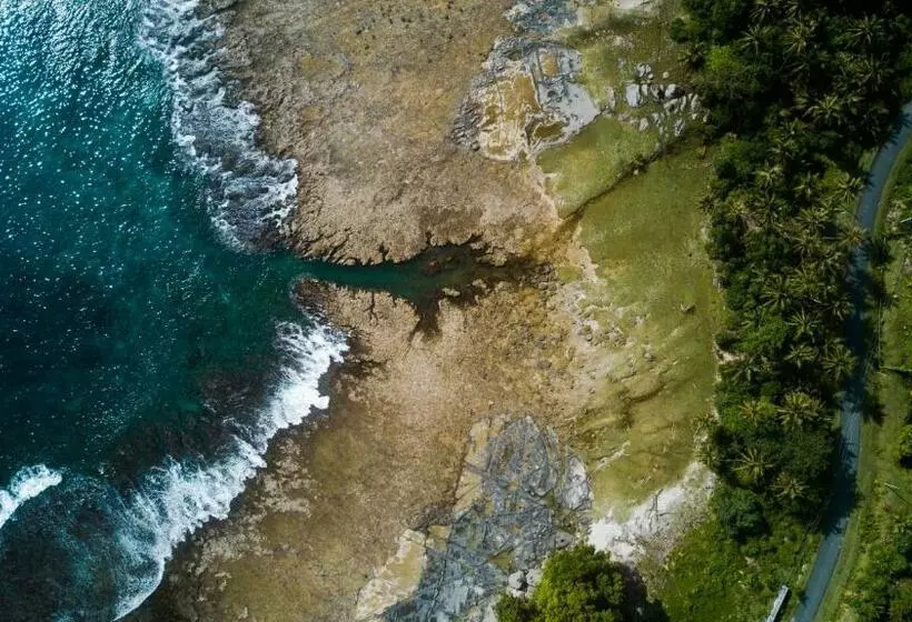 Retkeilymaja Batu Rundung Surf Resort