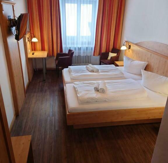 호스텔 Gasthof Pension Altwirt