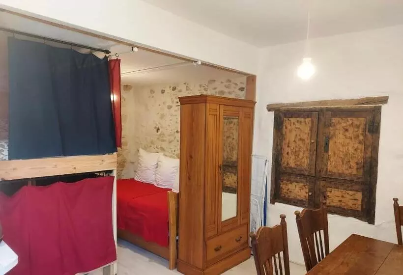 Aamiaismajoitus (B&B) Cafe Vals