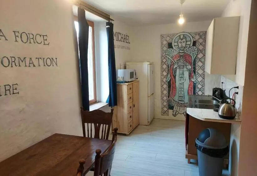 Aamiaismajoitus (B&B) Cafe Vals