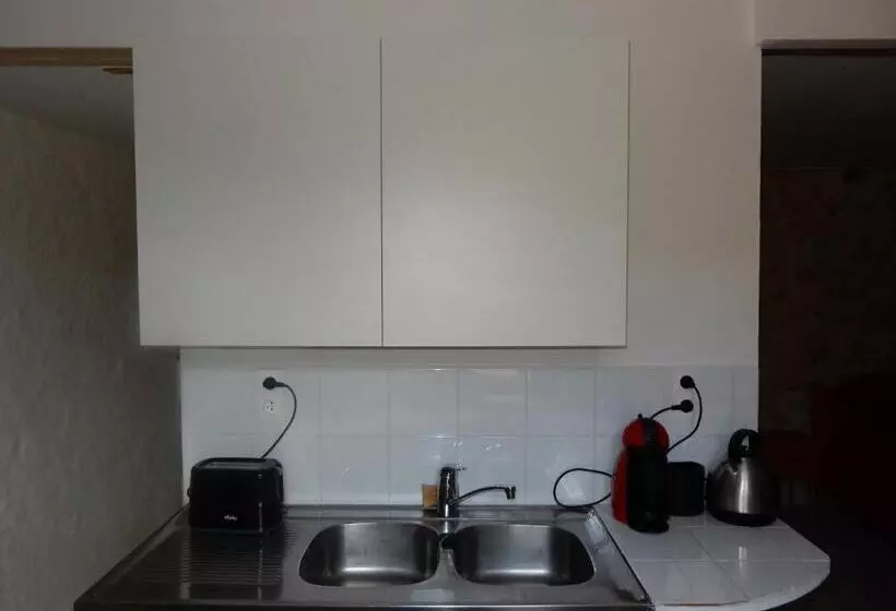 Aamiaismajoitus (B&B) Cafe Vals