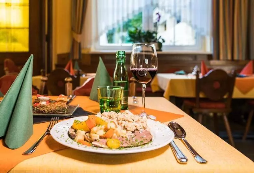 Retkeilymaja Gasthof Familie Hutter