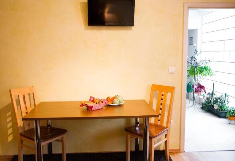 Общежитие Gasthof Familie Hutter