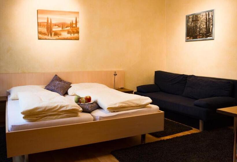 Общежитие Gasthof Familie Hutter