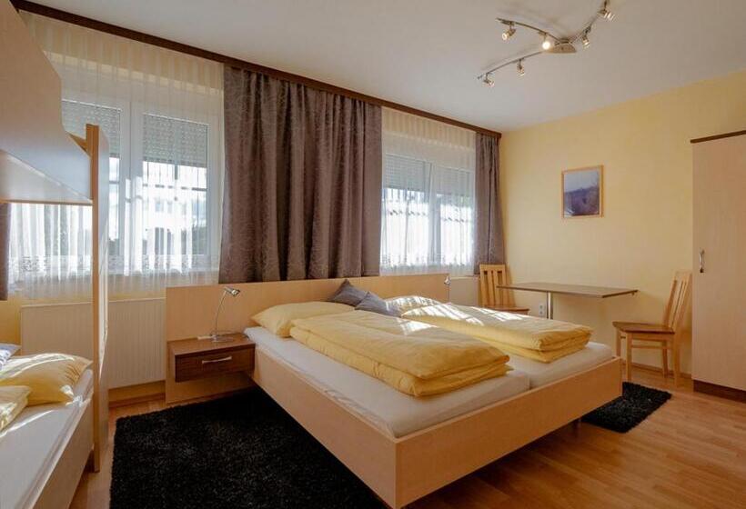 Общежитие Gasthof Familie Hutter