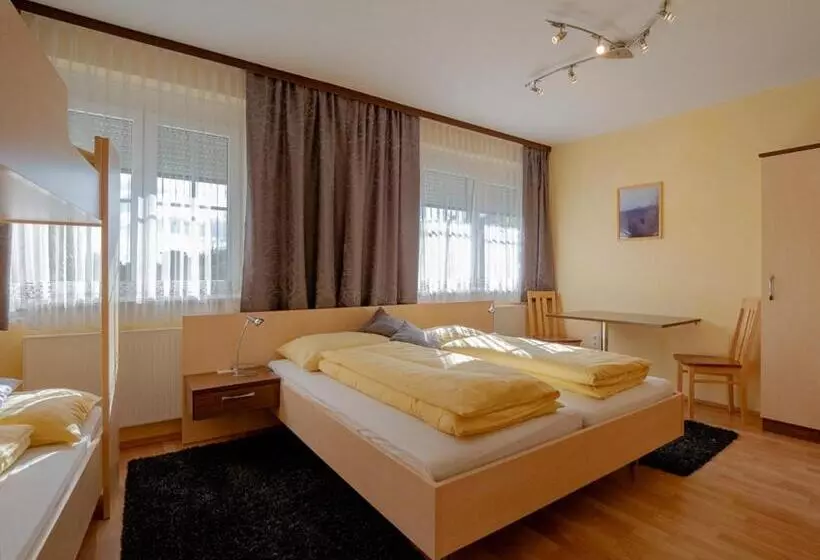 Retkeilymaja Gasthof Familie Hutter