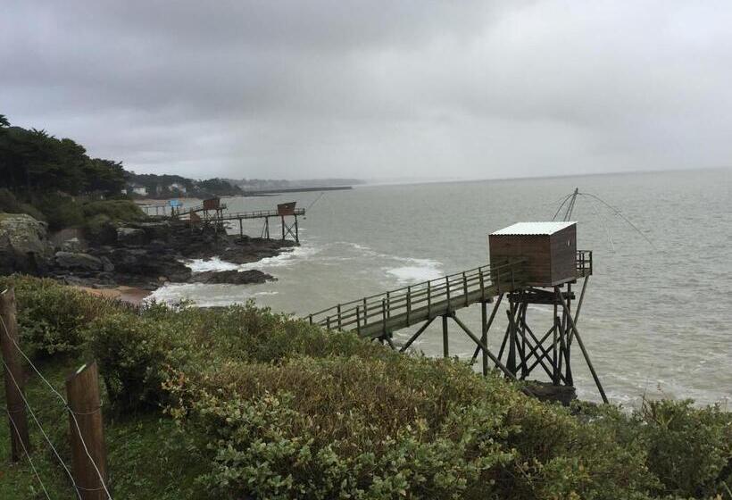 تختخواب و صبحانه Au Mas Retz De Jade