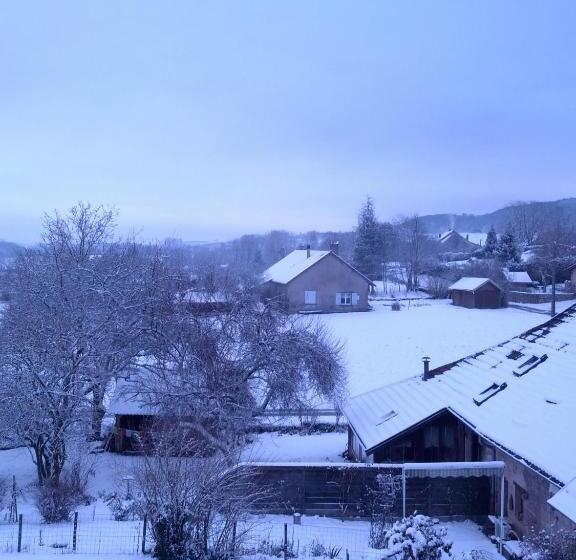 住宿加早餐  La Pie Qui Chante