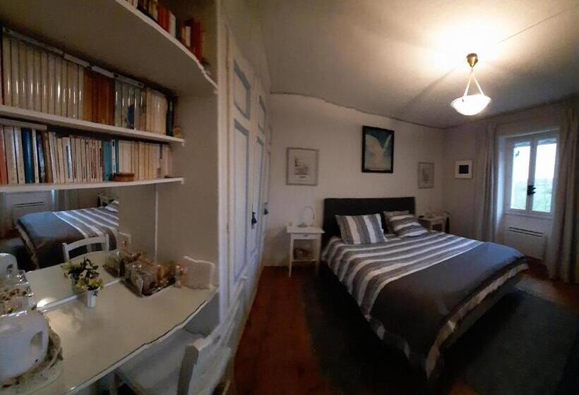 住宿加早餐  La Pie Qui Chante