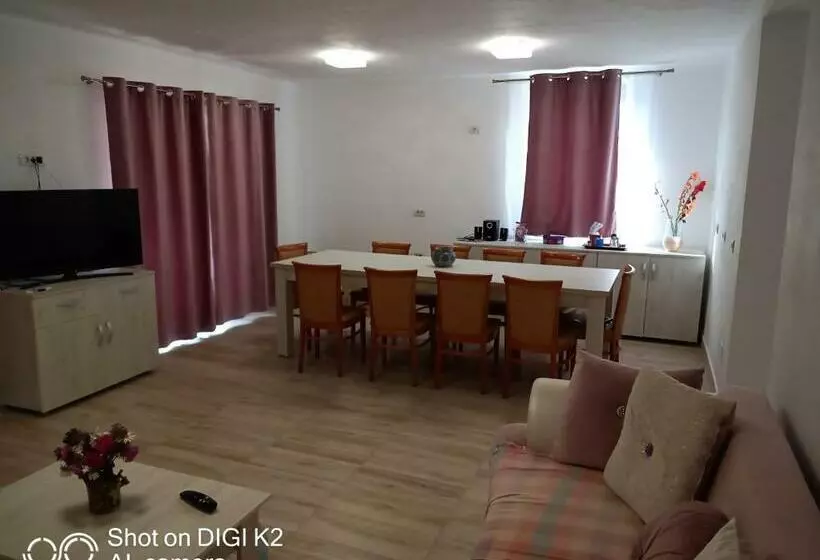 Hotelli Agropensiunea Răzvan