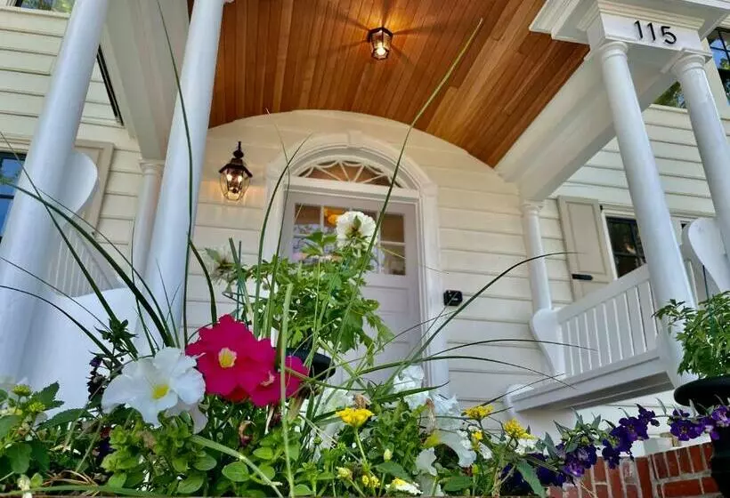 Hotelli Buttonwood Boutique