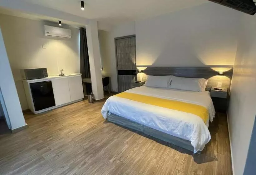 ホテル Capital Suites