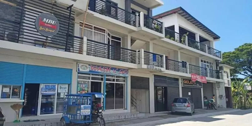 Hotelli Mbu Suites Bed N Breakfast Redpartner