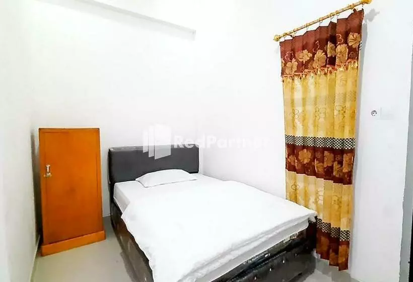 Hotelli Minang Raya Guesthouse Syariah Redpartner