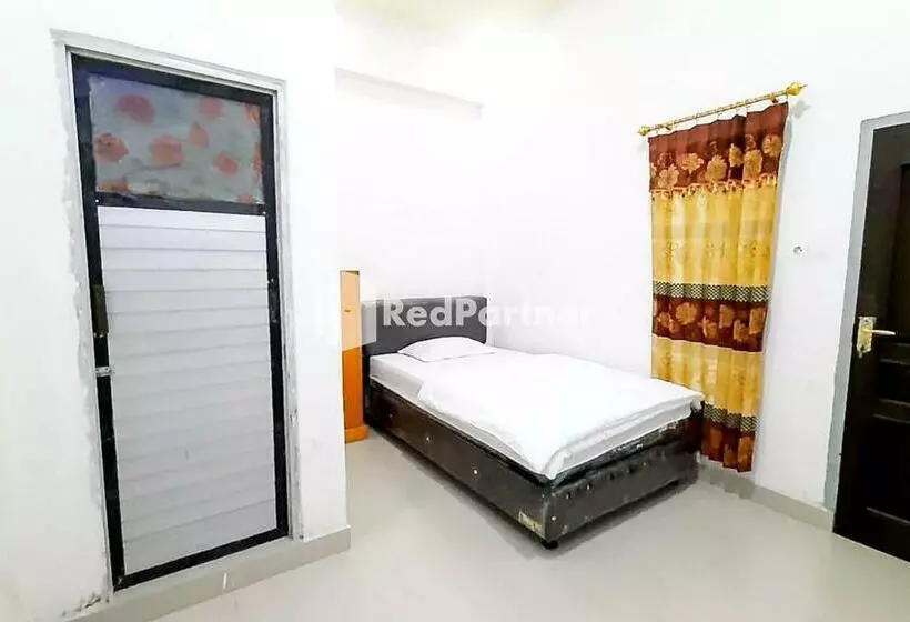Hotelli Minang Raya Guesthouse Syariah Redpartner