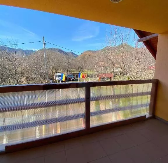 ペンション Casa Harpes