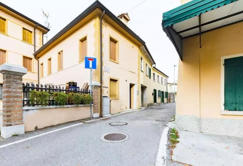 ペンション Guest House La Sosta