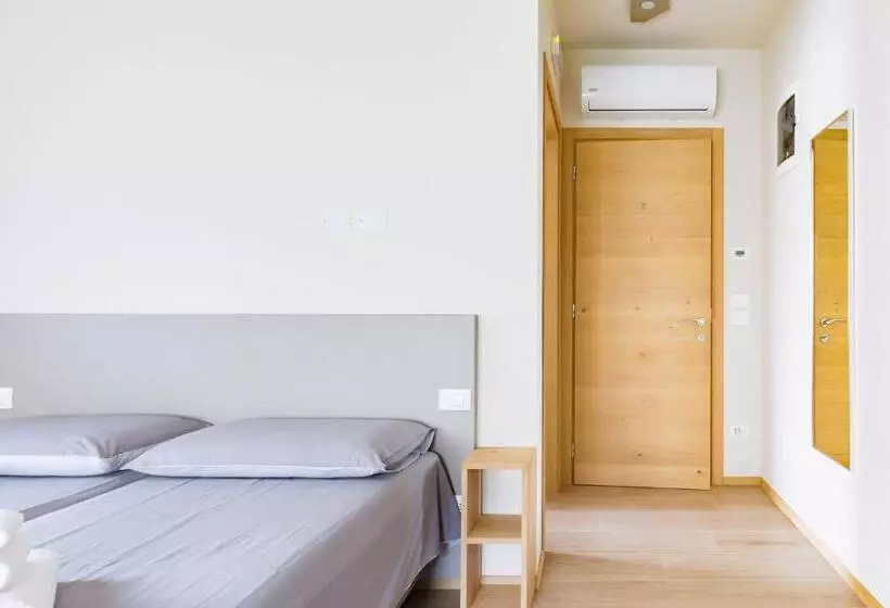 ペンション Guest House La Sosta