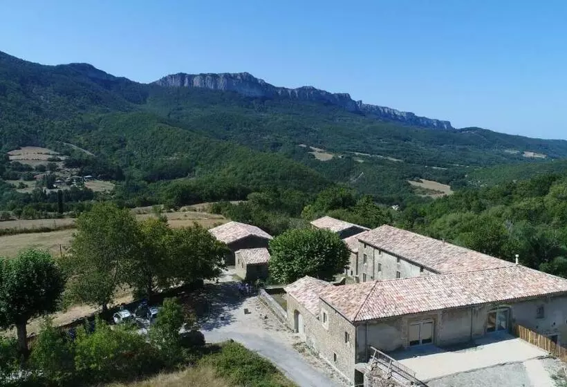 Majatalo L   Amiradou