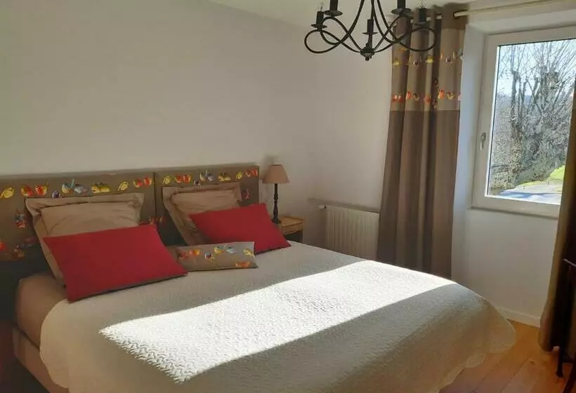 Majatalo L   Amiradou