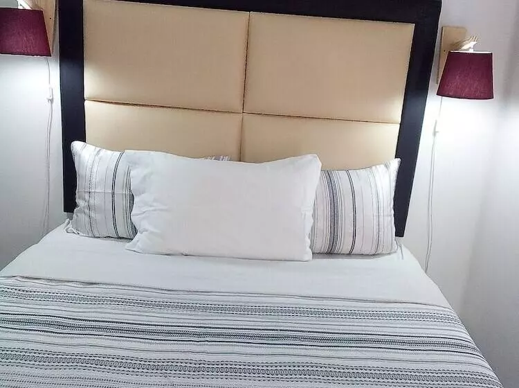 Majatalo Monument Western Guesthouse