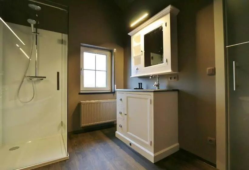 Aamiaismajoitus (B&B) Amadis