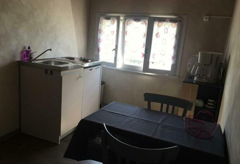 ベッドアンドブレックファースト Aux Portes D Aubrac Studio 2 Personnes