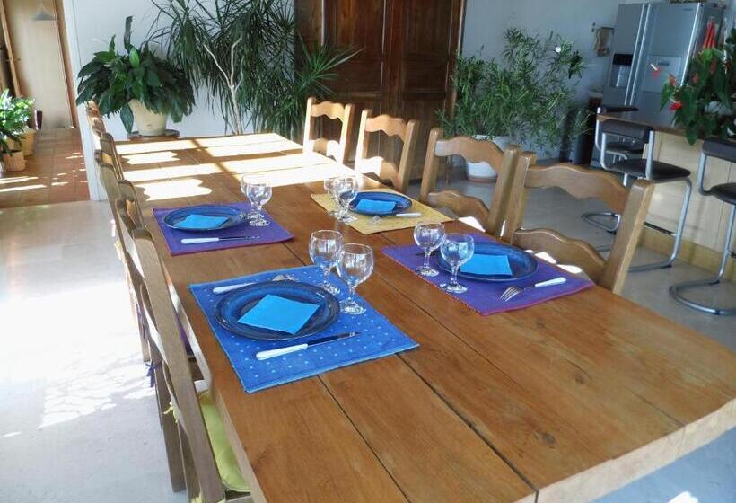 住宿加早餐  Chambre D Hôtes Chez Léon Pour 1 à 4 Personnes