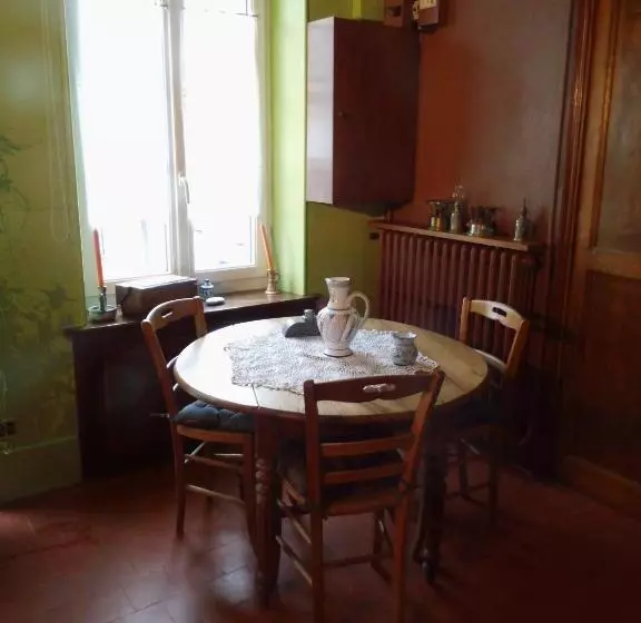 ベッドアンドブレックファースト Chambre D Hôtes Chez Léon Pour 1 à 4 Personnes