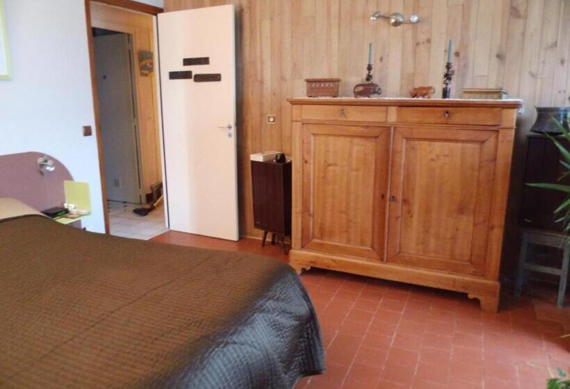 住宿加早餐  Chambre D Hôtes Chez Léon Pour 1 à 4 Personnes