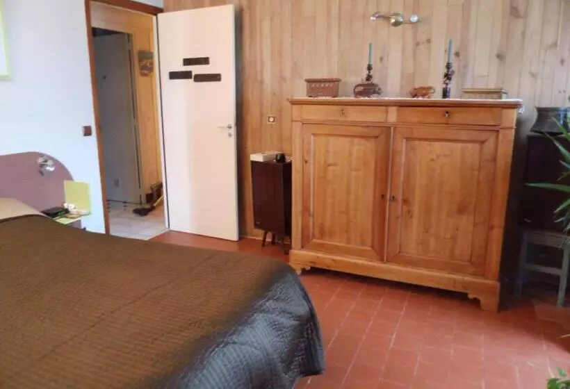 ベッドアンドブレックファースト Chambre D Hôtes Chez Léon Pour 1 à 4 Personnes