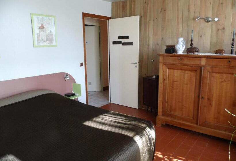 住宿加早餐  Chambre D Hôtes Chez Léon Pour 1 à 4 Personnes