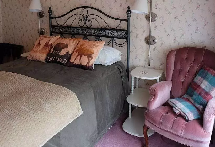 Guilford Bed And Breakfast