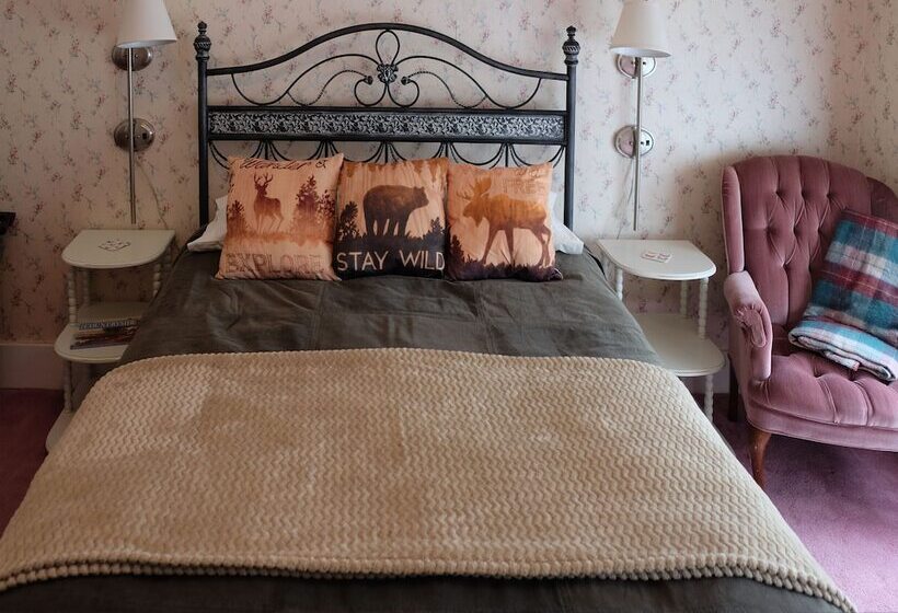 Guilford Bed And Breakfast