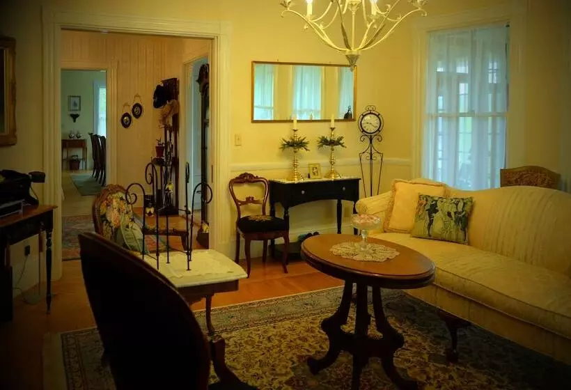 Guilford Bed And Breakfast