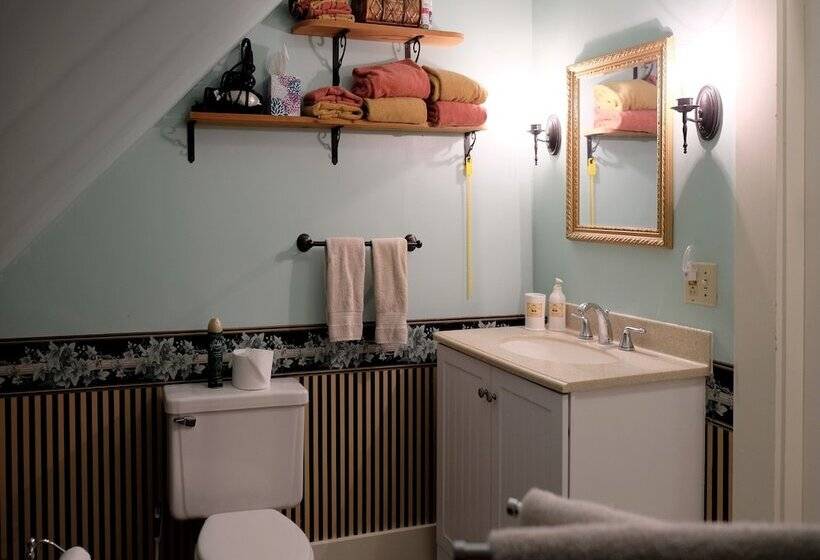 Guilford Bed And Breakfast