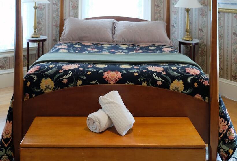 Guilford Bed And Breakfast