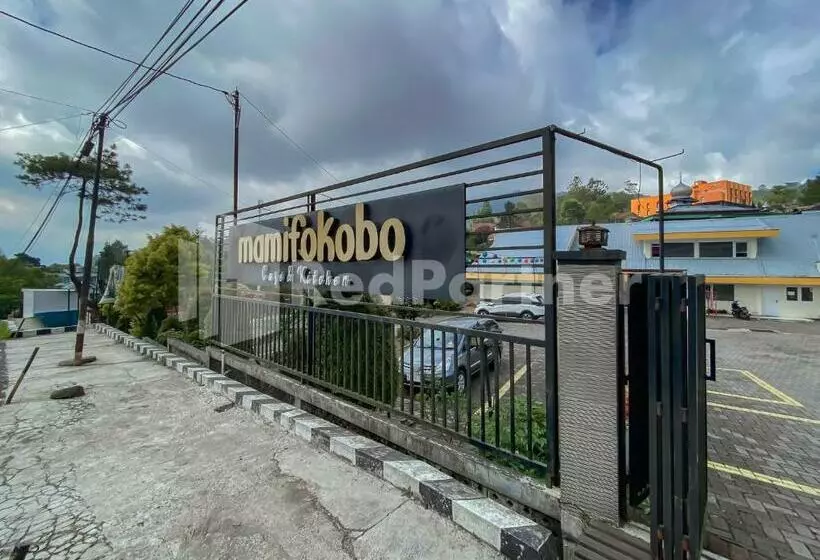 ホテル Mamifokobo Guesthouse Puncak Mitra Reddoorz