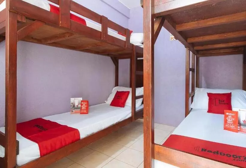 Hotelli Reddoorz Hostel @ Popoy S Backpackers Mati