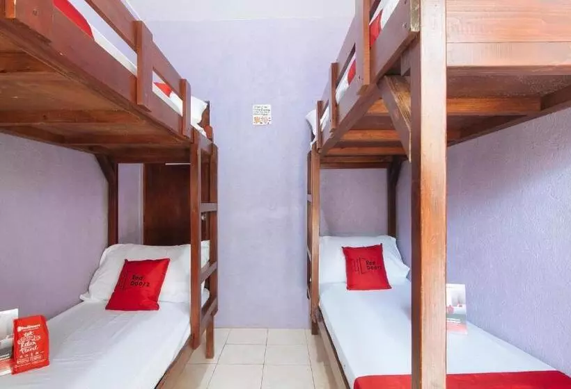 Hotelli Reddoorz Hostel @ Popoy S Backpackers Mati