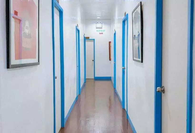 Hotelli Reddoorz Hostel @ Popoy S Backpackers Mati