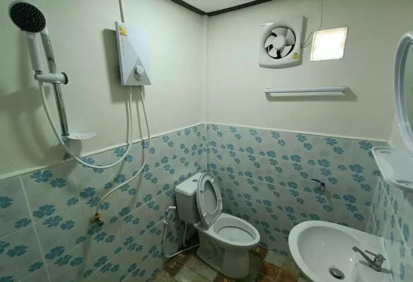 Lomakeskus บ้านไร่ระเบียงฟ้า น้ำหนาว แคมป์ปิ้ง