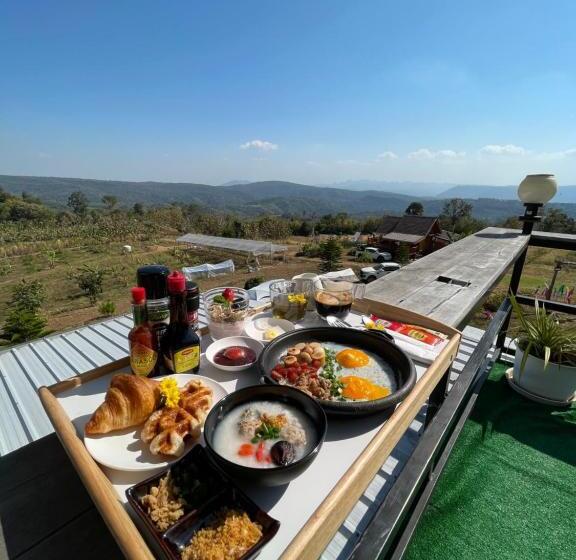 אתר נופש บ้านไร่ระเบียงฟ้า น้ำหนาว แคมป์ปิ้ง