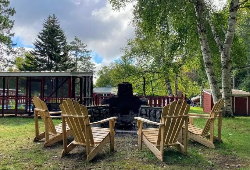 The Lorca Adirondacks Motel