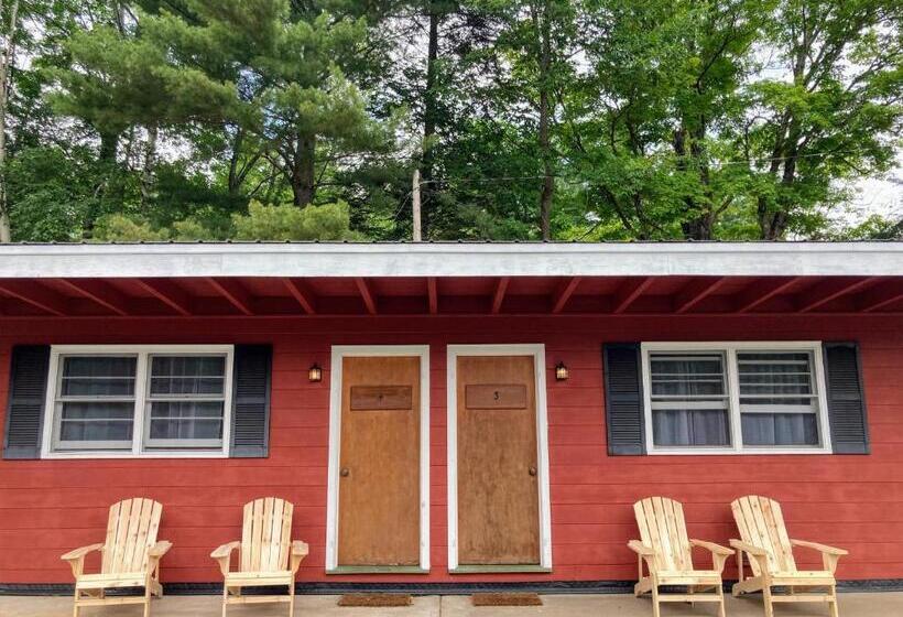 The Lorca Adirondacks Motel