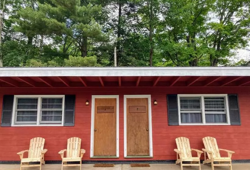 The Lorca Adirondacks Motel