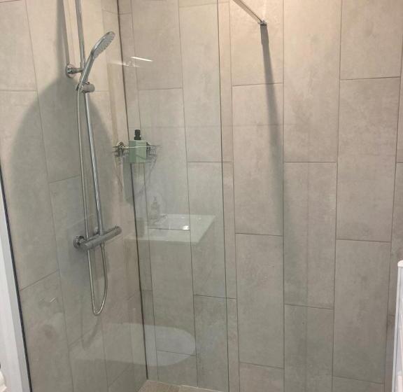 צימר Bourgeoisie @ Brandon