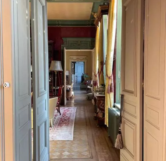 ベッドアンドブレックファースト Château De Contay Guesthouse   1753