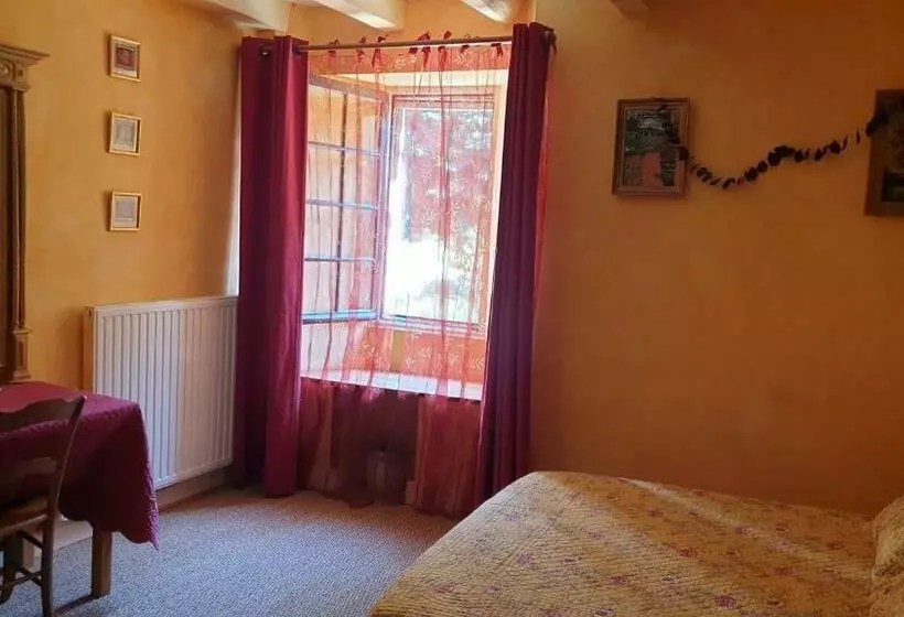 Aamiaismajoitus (B&B) La Maison Prés Du Ruisseau Chambre Jaune
